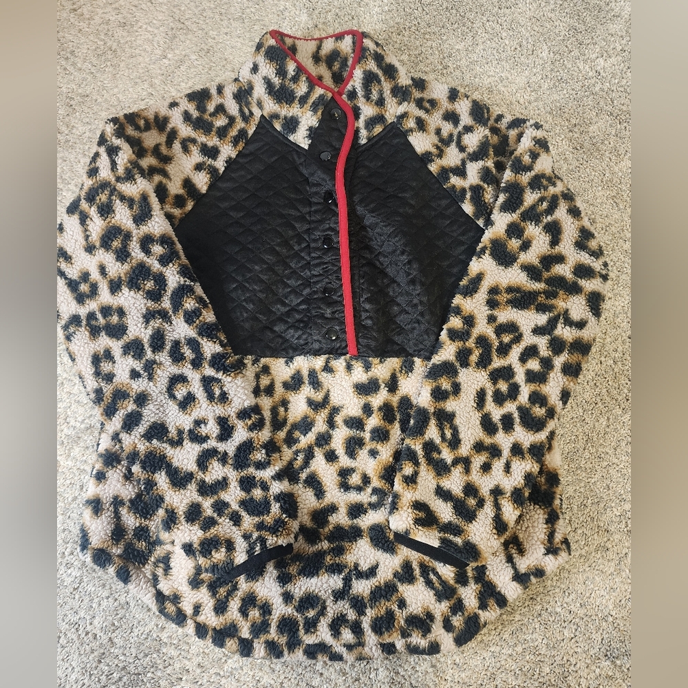 Maurices Leopard Print Fleece Size Medium